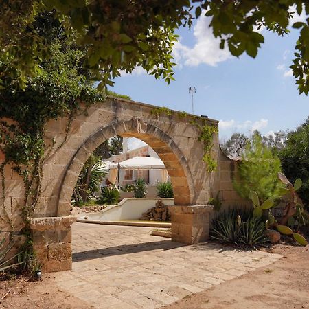 B&B Villa Gallo Torre Squillace Buitenkant foto